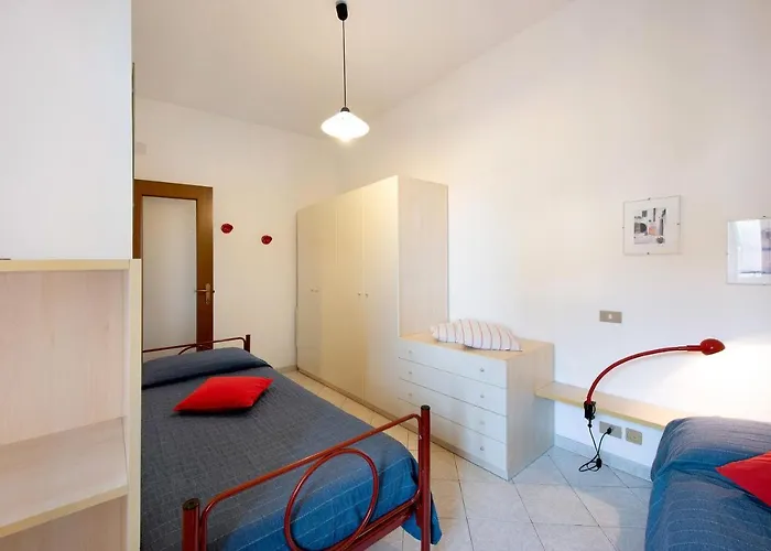 Trilocale Mazzini Con 2 Balconi Varazze