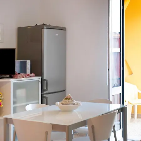 شقة Trilocale Mazzini Con 2 Balconi فاراتسي