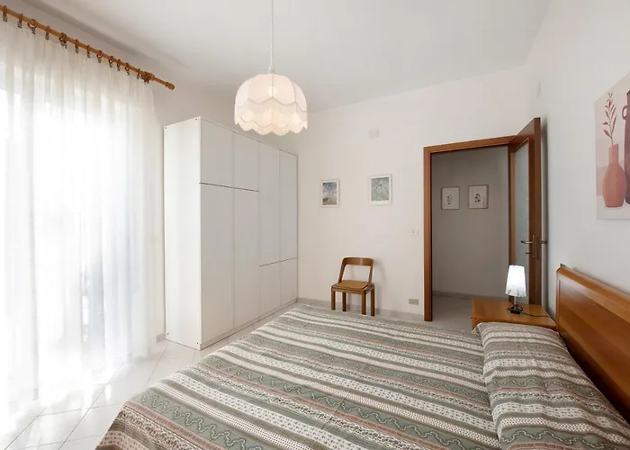 Trilocale Mazzini Con 2 Balconi Apartman Varazze